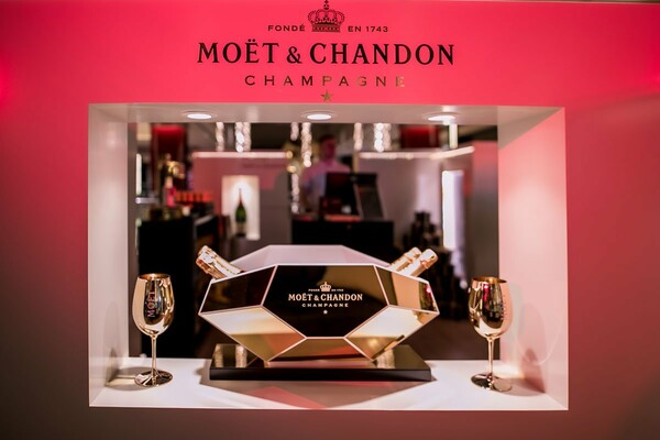 Το 2019 η Moët & Chandon γιορτάζει διπλά και δημιουργεί το πρώτο POP UP STORE