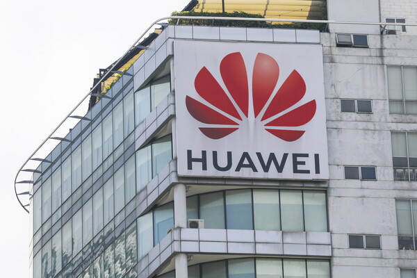 Η Huawei στρέφεται δικαστικά κατά της αμερικανικής κυβέρνησης