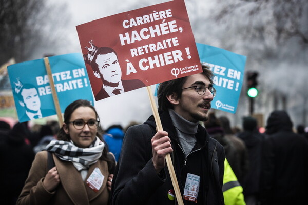 Γαλλία: Δέκατη μέρα απεργίας για το συνταξιοδοτικό - Χάος στις μεταφορές
