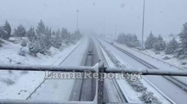 Κακοκαιρία Ζηνοβία: Εγκλωβίστηκαν 10 άτομα στη Βοιωτία - Μάχη να κρατηθεί η Εθνική Οδός ανοιχτή