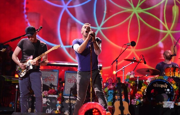 Coldplay: Τέλος στις περιοδείες μέχρι να γίνουν «περιβαλλοντικά βιώσιμες»