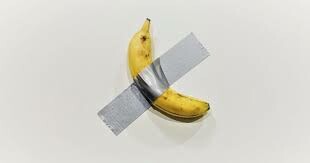 «Δεν μετάνιωσα» δήλωσε ο άνθρωπος που έφαγε την μπανάνα των 120.000 δολαρίων του Κατελάν - Τι αποκάλυψε