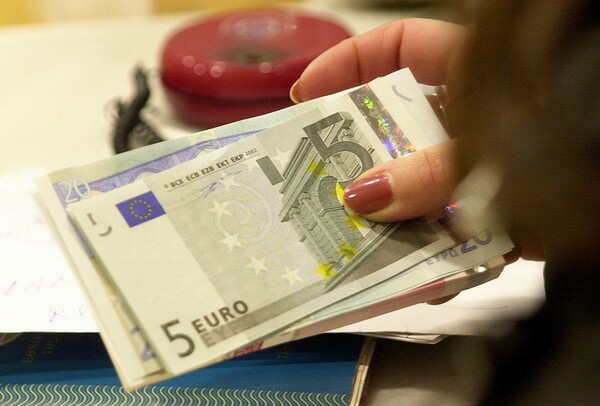 Διαγραφή οφειλών και προστίμων έως 10 ευρώ δρομολογεί η κυβέρνηση
