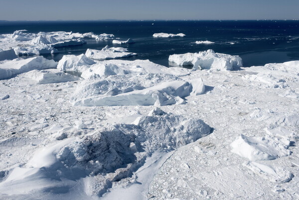 Γροιλανδία: Οι πάγοι λιώνουν επτά φορές γρηγορότερα σε σχέση με τη δεκαετία του 1990