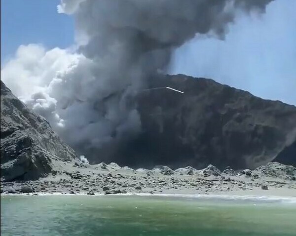 Νέα Ζηλανδία: Στους 8 οι αγνοούμενοι μετά την έκρηξη του ηφαιστείου - Εικόνες από το σημείο της καταστροφής