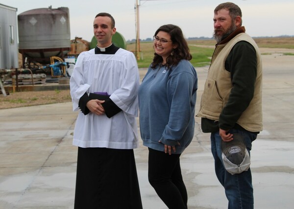 ΗΠΑ: Ιερέας «ευλόγησε» χωριό με 450 λίτρα αγιασμού από ψεκαστικό αεροπλάνο