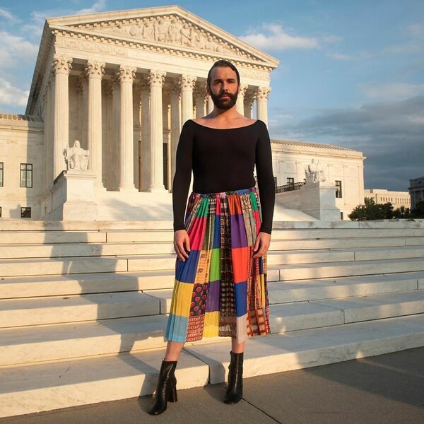 Cosmopolitan: Για πρώτη φορά non female εξώφυλλο με τον Jonathan Van Ness