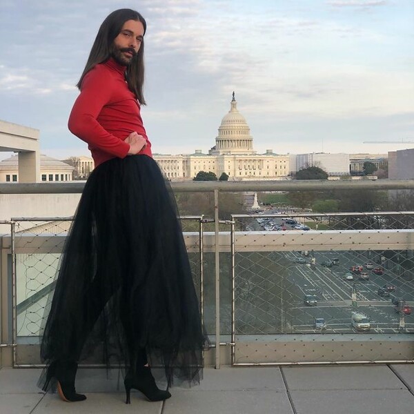 Cosmopolitan: Για πρώτη φορά non female εξώφυλλο με τον Jonathan Van Ness