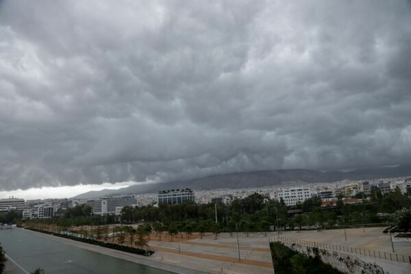 Σε τρεις φάσεις η κακοκαιρία Γηρυόνης - Πώς θα κινηθεί σαρώνοντας με καταιγίδες και θυελλώδεις ανέμους τη χώρα