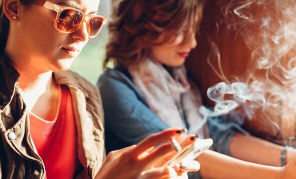 Τέλος τα 18: Αυξάνεται η νόμιμη ηλικία για αγορά προϊόντων καπνού και ατμίσματος στις ΗΠΑ