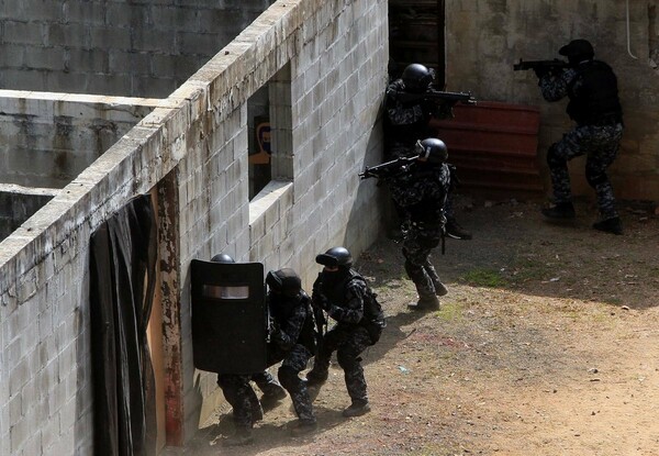 Παναμάς: Νεκροί και τραυματίες από ανταλλαγή πυρών σε φυλακή