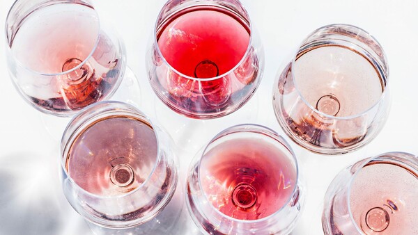 10+1 ροζέ κρασιά που κοστίζουν λιγότερο από 10 ευρώ