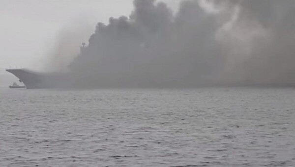 Φωτιά σε ρωσικό αεροπλανοφόρο - Ένας αγνοούμενος, έξι τραυματίες