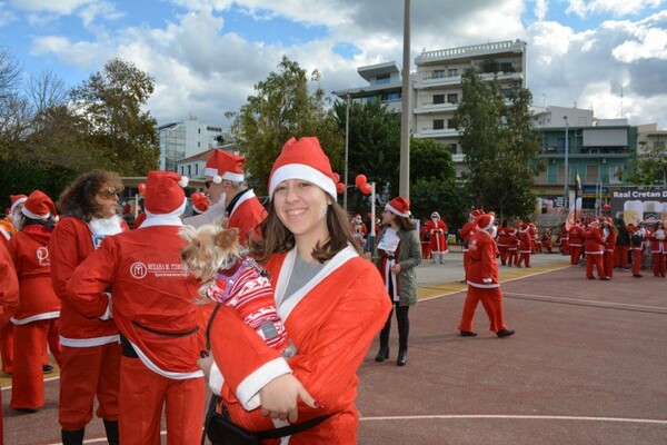 Santa Run - Χανιά: Εκατοντάδες Άγιοι Βασίληδες γέμισαν τους δρόμους