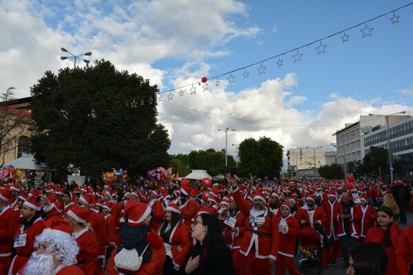 Santa Run - Χανιά: Εκατοντάδες Άγιοι Βασίληδες γέμισαν τους δρόμους