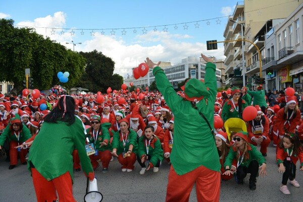 Santa Run - Χανιά: Εκατοντάδες Άγιοι Βασίληδες γέμισαν τους δρόμους