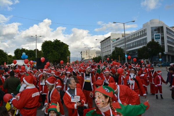 Santa Run - Χανιά: Εκατοντάδες Άγιοι Βασίληδες γέμισαν τους δρόμους