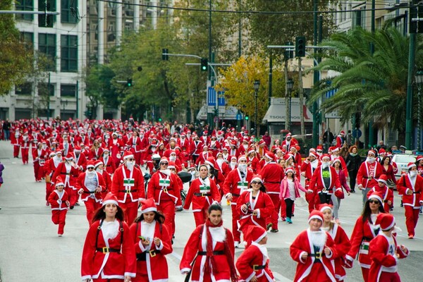 Santa Run: Οι Αθηναίοι αγιοβασίληδες τρέχουν για καλό σκοπό