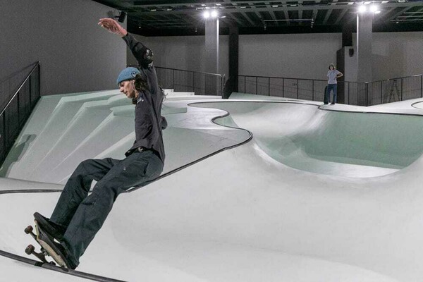 Μια φλούο πίστα για skating στην Triennale του Μιλάνου