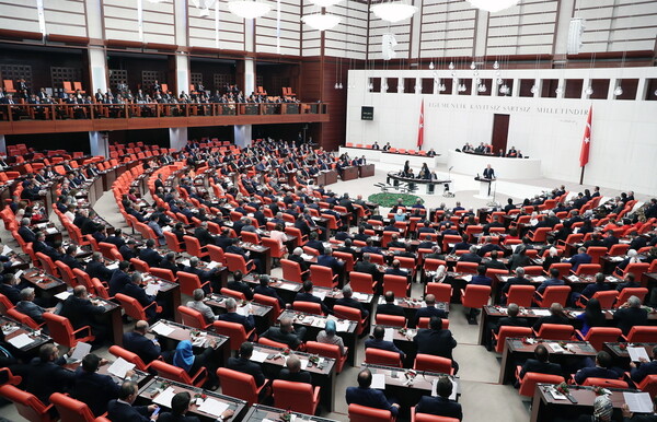 Εξελίξεις στην Τουρκία: Το κοινοβούλιο ενέκρινε το μνημόνιο με την Λιβύη