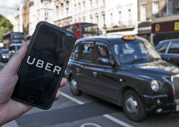 Τέλος η Uber από το Λονδίνο - Την μπλόκαραν με αφαίρεση αδείας
