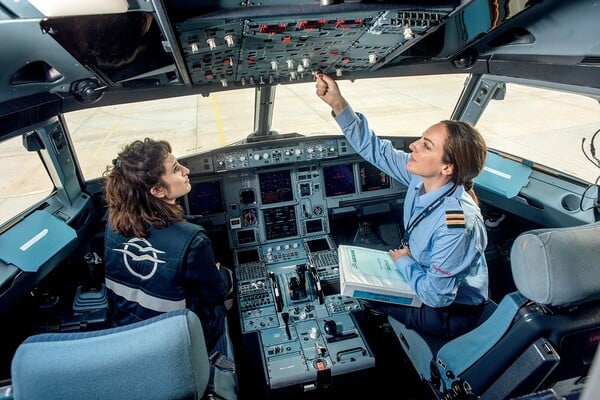 Καταρρίπτοντας τα στερεότυπα: Οι γυναίκες στη συντήρηση αεροσκαφών της Aegean