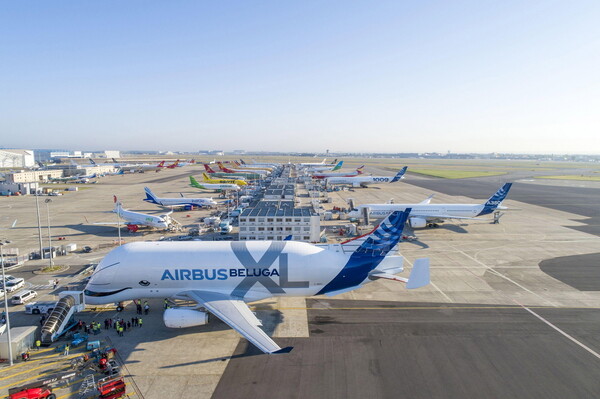 Beluga XL: Στους αιθέρες η θηριώδης «ιπτάμενη φάλαινα» της Airbus