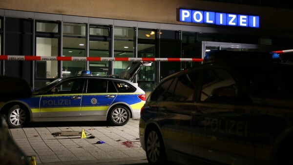 Γερμανία: Αστυνομικοί σκότωσαν άνδρα που τους επιτέθηκε με μαχαίρι