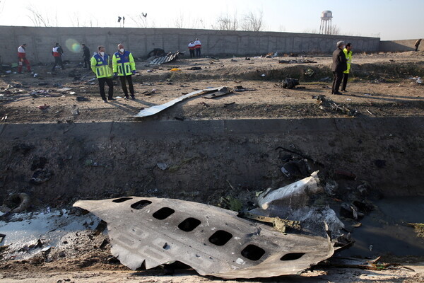 Ιράν: Νεκροί όλοι οι επιβαίνοντες του ουκρανικού Boeing - Συνετρίβη χωρίς να εκπέμψει σήμα κινδύνου