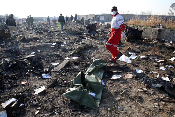 Ιράν: Νεκροί όλοι οι επιβαίνοντες του ουκρανικού Boeing - Συνετρίβη χωρίς να εκπέμψει σήμα κινδύνου