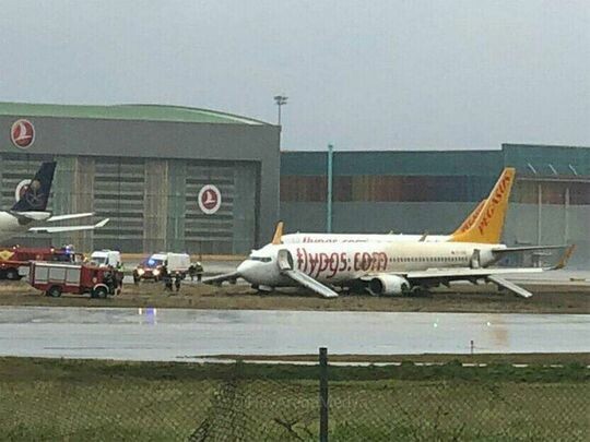 Κωνσταντινούπολη: Αεροσκάφος βγήκε εκτός διαδρόμου προσγείωσης - Δεκάδες πτήσεις ακυρώθηκαν
