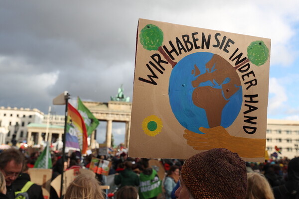 Γερμανία: ΜΚΟ και ακτιβιστές προσέφυγαν στη δικαιοσύνη για την ανεπαρκή περιβαλλοντική πολιτική της κυβέρνησης