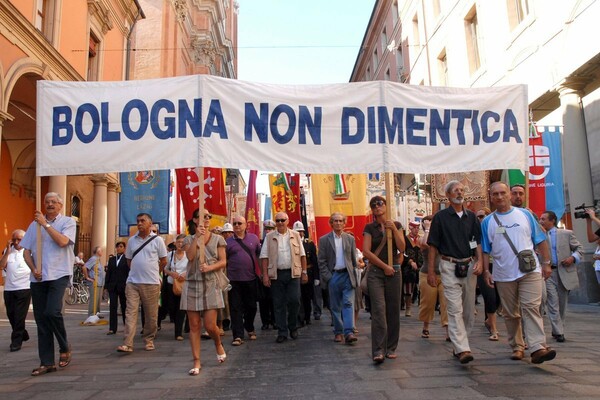 Μπολόνια: Ισόβια στον νεοφασίστα Καβαλίνι για την επίθεση με 85 νεκρούς το 1980