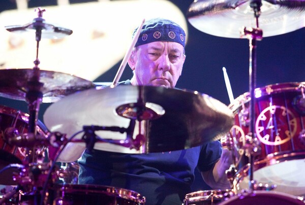 Πέθανε ο Neil Peart, θρυλικός ντράμερ των Rush