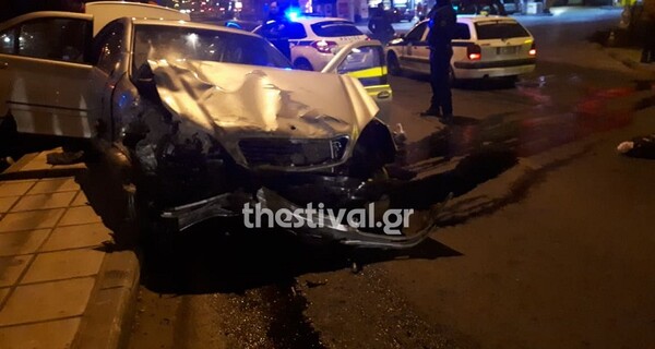 Θεσσαλονίκη: Σφοδρή σύγκρουση οχήματος διακινητών με ΙΧ μετά από καταδίωξη