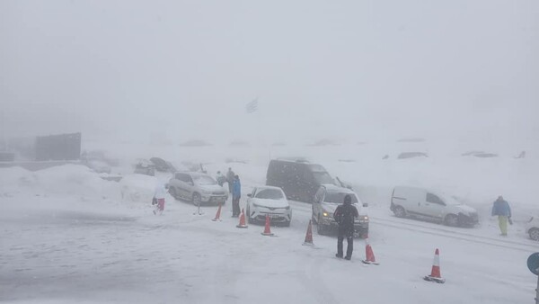 Κακοκαιρία «Ηφαιστίων»: Κλειστό το χιονοδρομικό Παρνασσού - Νέες ρυθμίσεις κυκλοφορίας στις εθνικές οδούς