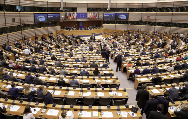 Ανακατανομή εδρών στο Ευρωπαϊκό Κοινοβούλιο φέρνει το Brexit - Τι αλλάζει