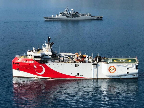 Κυβερνητικές πηγές: Εκτός ελληνικής υφαλοκρηπίδας το τουρκικό ερευνητικό σκάφος