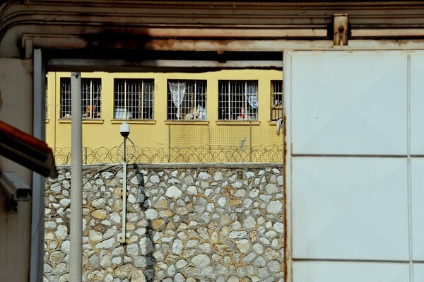 Τα Σχολεία Δεύτερης Ευκαιρίας των φυλακών «γεμίζουν» με βιβλία - Πώς να βοηθήσετε