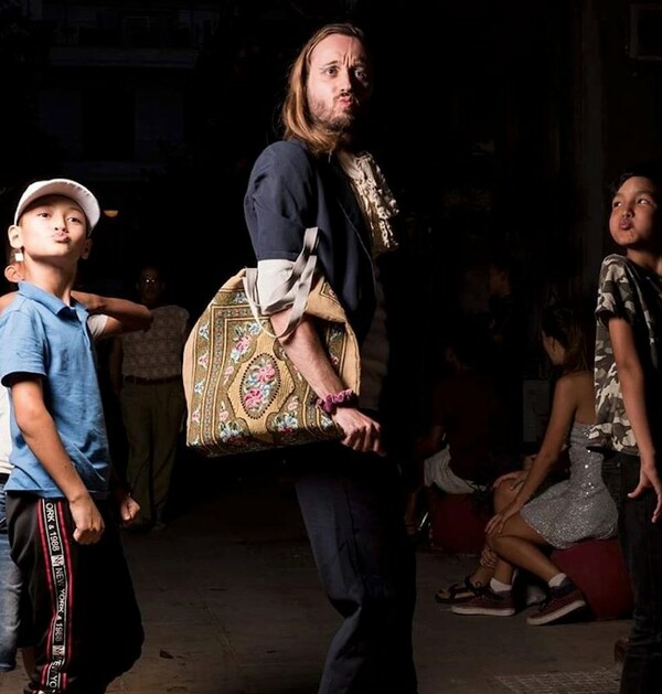 Επίδειξη μόδας με μεταχειρισμένα ρούχα στην Αθήνα
