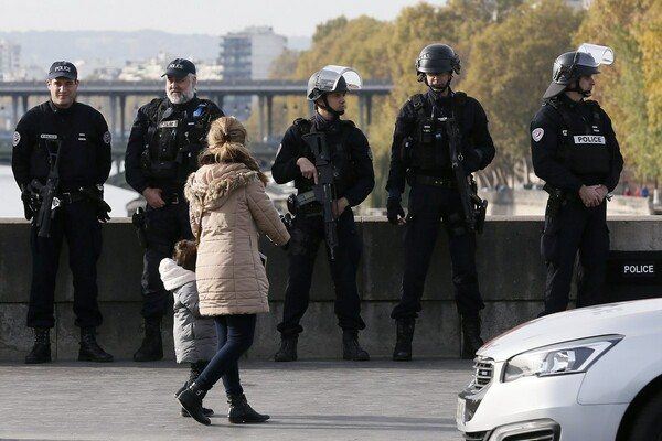 Η Γαλλία εξετάζει νέα επιβολή της κατάστασης έκτακτης ανάγκης, σε περίπτωση μαζικής επίθεσης