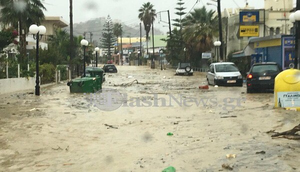 Κρήτη: Κατολισθήσεις, πλημμυρισμένοι δρόμοι και εγκλωβισμένοι οδηγοί από την κακοκαιρία (Βίντεο και φωτό)