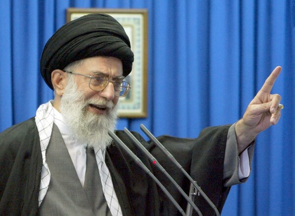 Ο ανώτατος Iρανός ηγέτης Αλί Χαμενεΐ λέει πως οι ΗΠΑ είναι o «Νο1» εχθρός της χώρας του