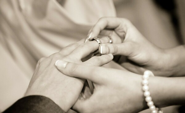 ΑΑΔΕ: Ηλεκτρονικά γάμοι, διαζύγια, σύμφωνα συμβίωσης - Χωρίς επίσκεψη στην Εφορία