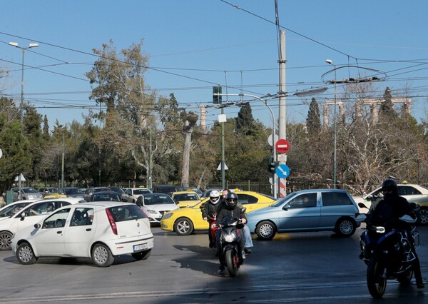 Ολοκληρώθηκαν οι πορείες για το ασφαλιστικό - Ανοιχτοί οι δρόμοι