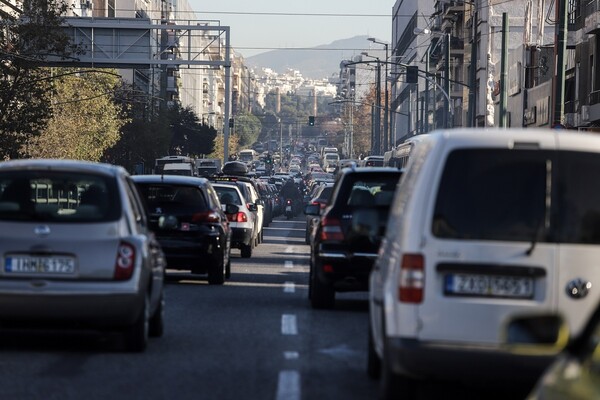 Χάος στην Αθήνα με την απεργία των ΜΜΜ - Οι δρόμοι με τα μεγαλύτερα προβλήματα