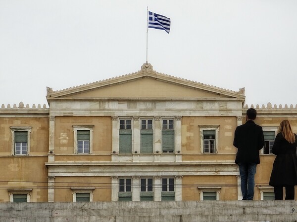 Κοροναϊός: Μέτρα και στην Βουλή - Ειδικός χώρος για εξέταση