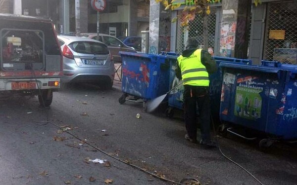 Συνεργεία του Δήμου Αθηναίων καθάρισαν τους κεντρικούς δρόμους στο Παγκράτι