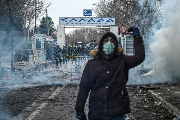 Νέα επεισόδια στον Έβρο: Πέτρες, δακρυγόνα και ρίψη νερού - Ένας αστυνομικός τραυματίας