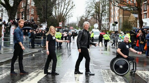 Πρίγκιπας Χάρι και Τζον Μπον Τζόβι μαζί στα Abbey Road Studios - Ηχογράφησαν τραγούδι